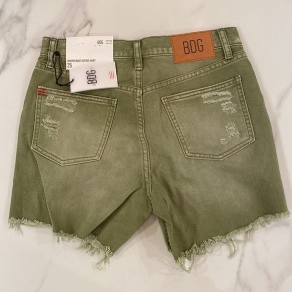 Urban Outfitters - Dropped Rise Distressed Shorts | Size 25 - Picture 3 of 5